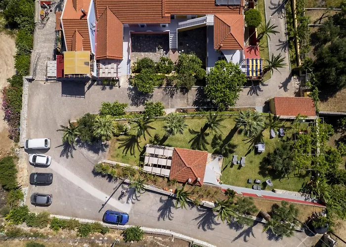 Rania - Rania & Lassi (Kefalonia)