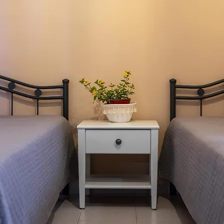 Rania Apartahotel